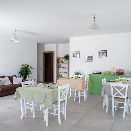 B&B Agata E Gli Altri Tortoli Exterior photo