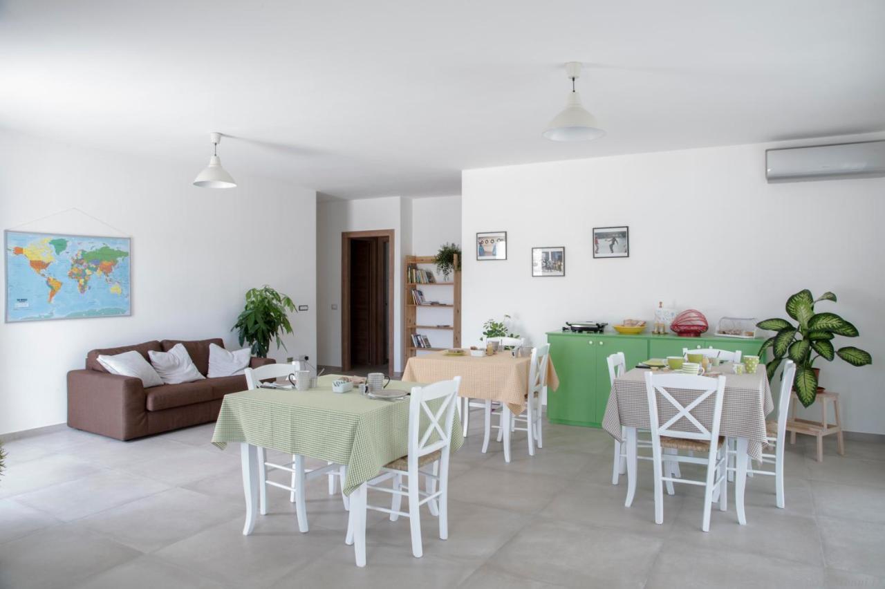 B&B Agata E Gli Altri Tortoli Exterior photo